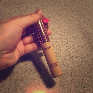 NWOT Tarte Shape Tape Concealer 20B Light